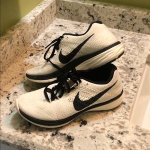 Nike flyknit lunar 3